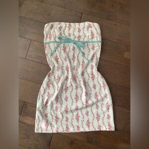 Edikted Pink and White Strapless Dress